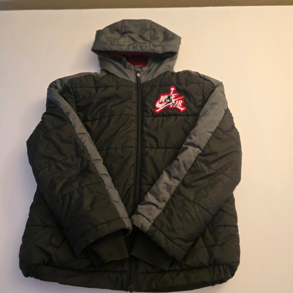Nike Air Jordan Youth Black/Gray Puffer Jacket Size M (10/12)